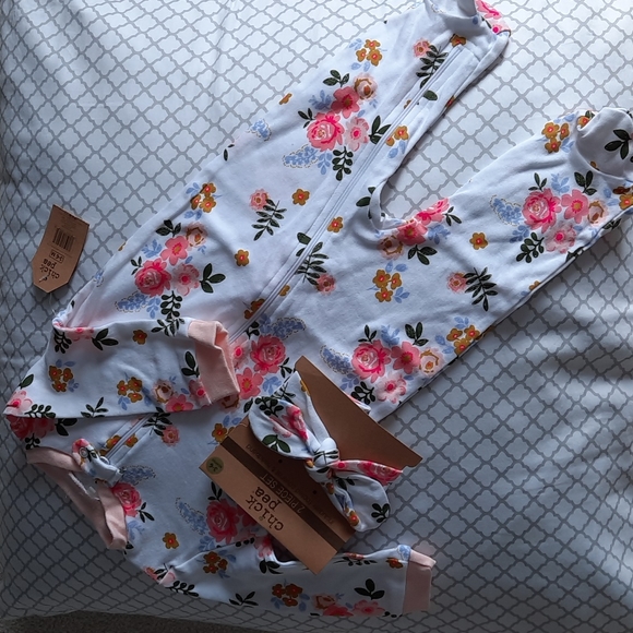 2 piece floral set. Footed onepice and headband - Picture 3 of 11